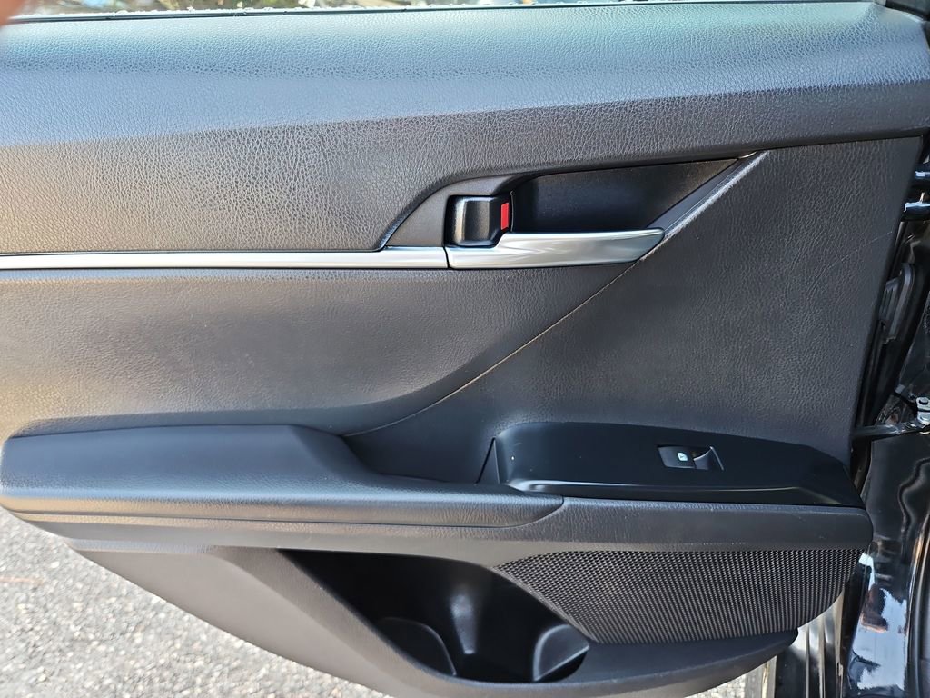 Used 2019 Toyota Camry SE image 26
