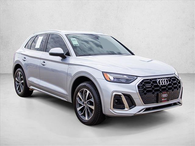 Used 2022 Audi Q5 2.0T Premium w/ Convenience Package AWD/4WD image 3