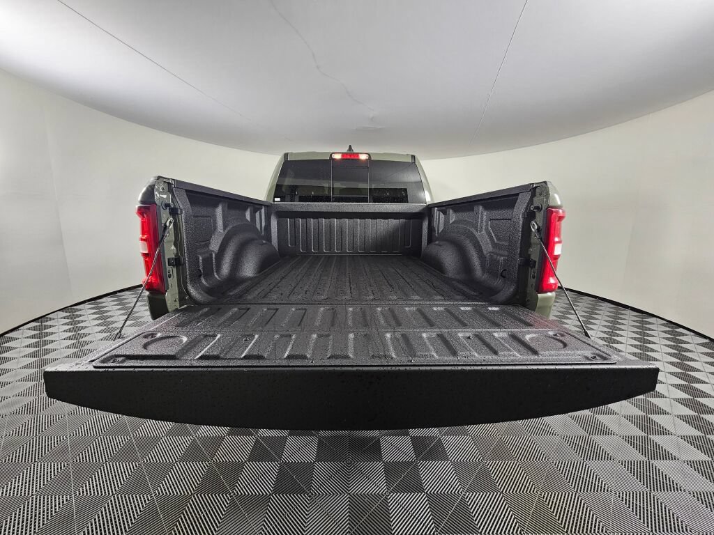 New 2026 RAM 1500 Big Horn AWD/4WD image 18