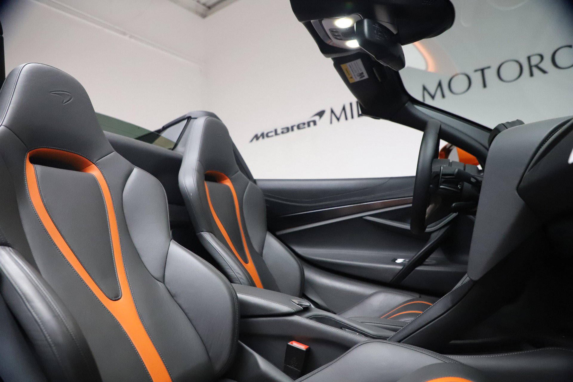 Used 2020 McLaren 720S Spider image 39