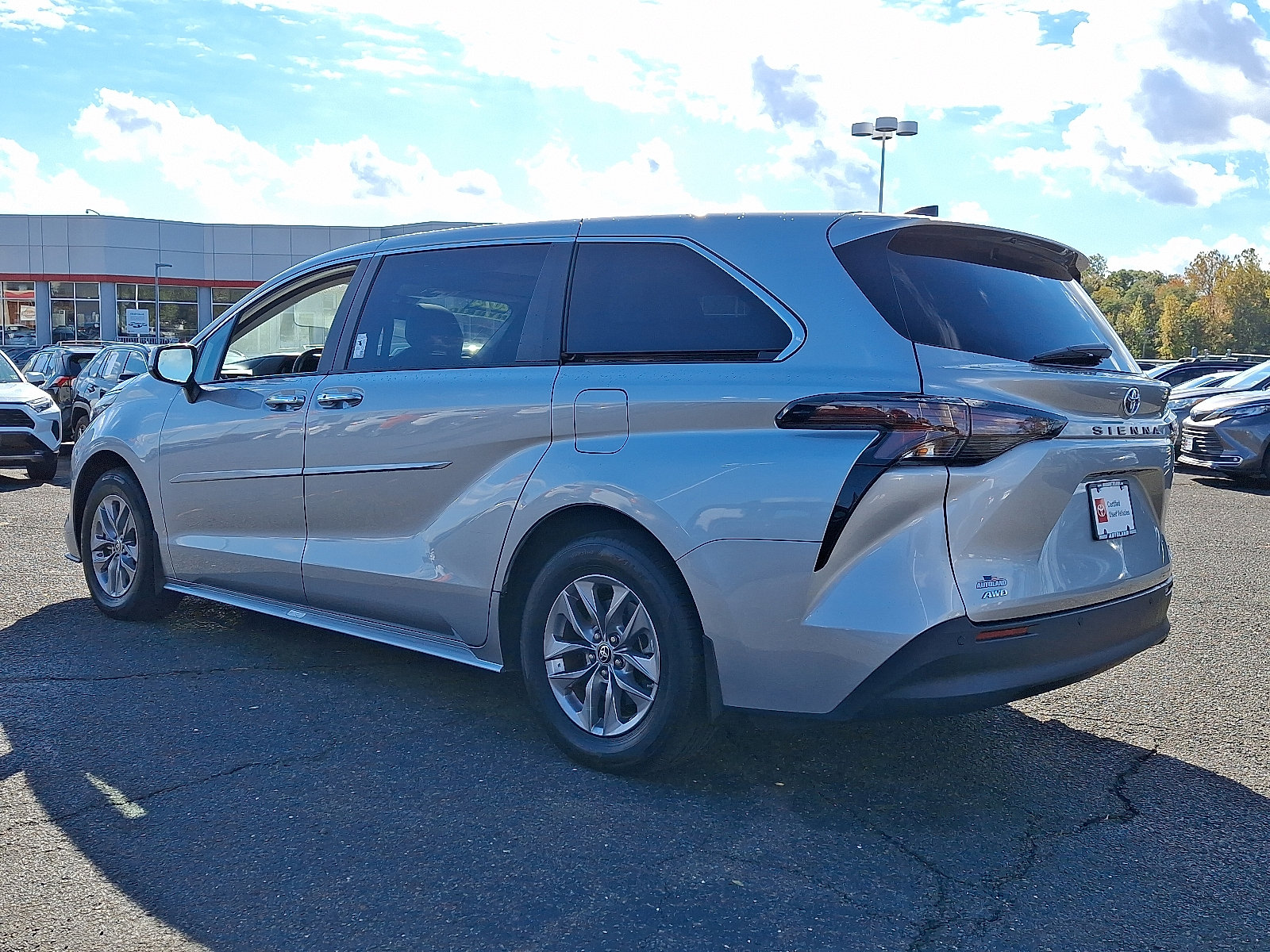 Certified 2024 Toyota Sienna XLE image 5