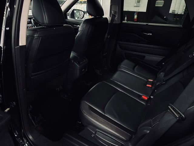 Used 2023 Nissan Pathfinder SL image 20