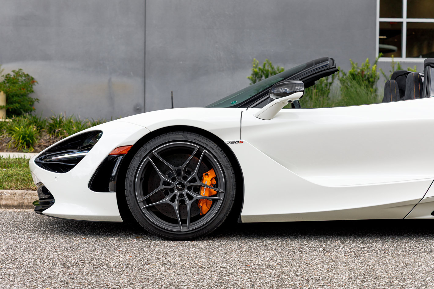 Used 2020 McLaren 720S Performance RWD image 25