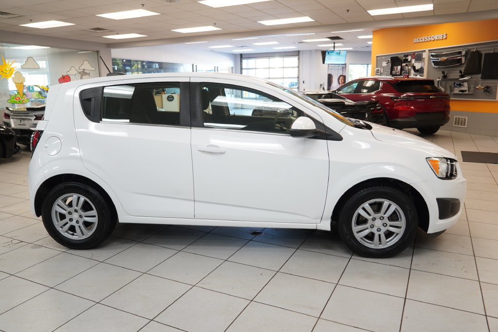 Used 2016 Chevrolet Sonic LT FWD image 13