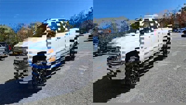 Used 2019 Chevrolet Silverado 2500 LTZ w/ Vortec Plus Package image 4