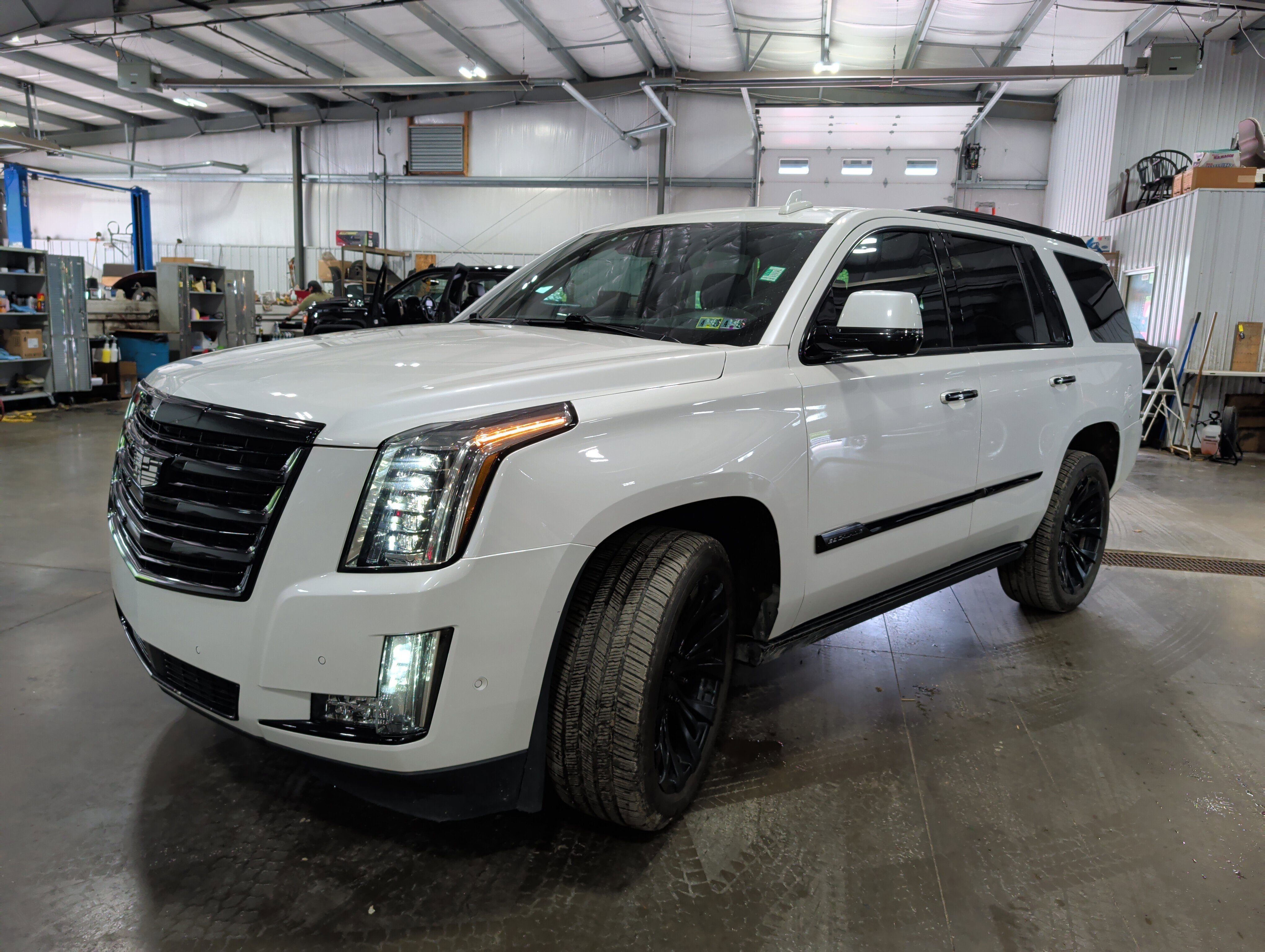Used 2020 Cadillac Escalade Platinum AWD/4WD image 6
