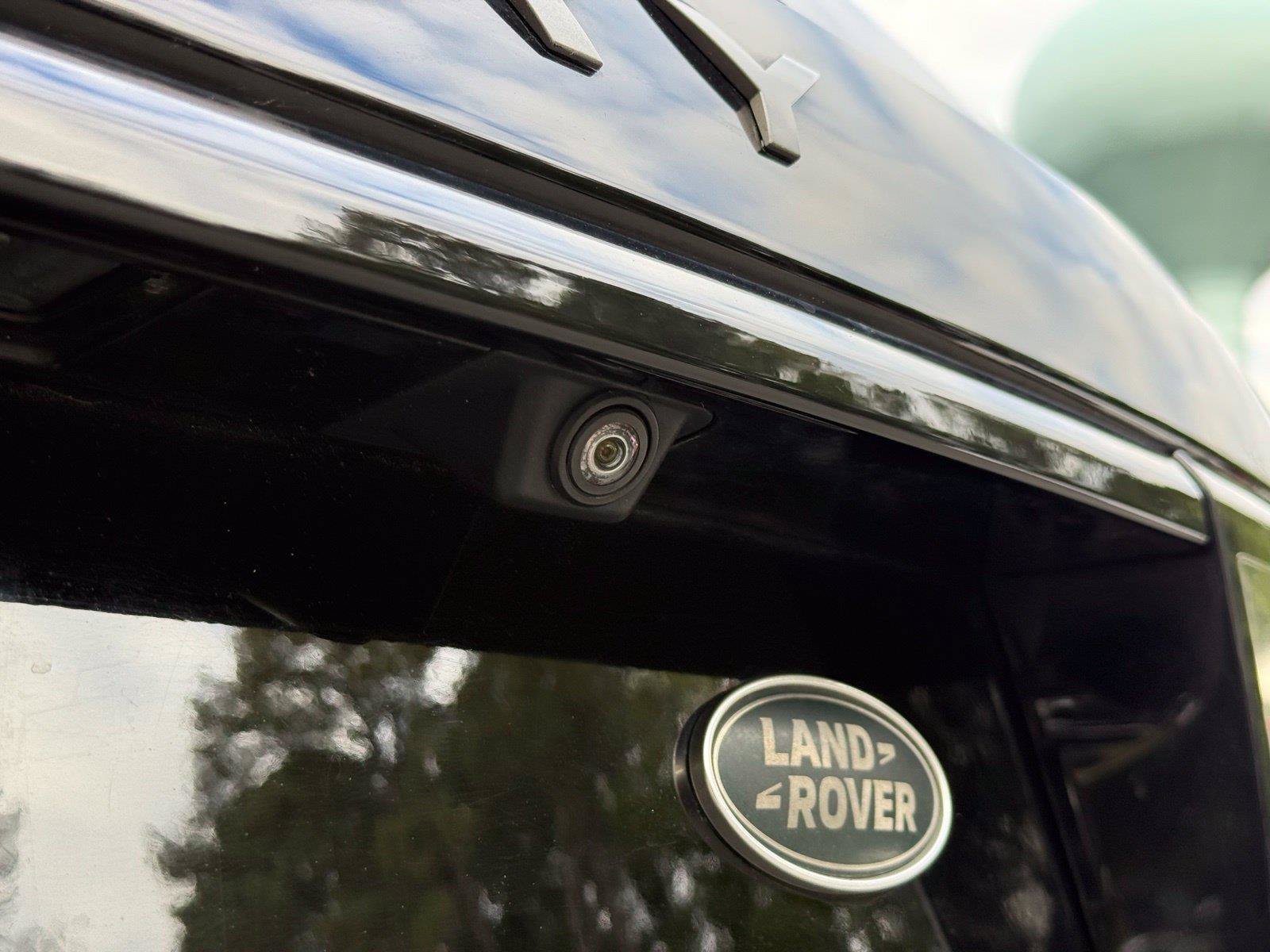 Used 2017 Land Rover Discovery Sport HSE AWD/4WD image 10