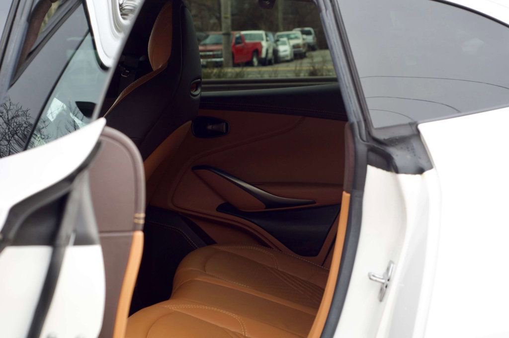 Used 2022 Aston Martin DBX image 43