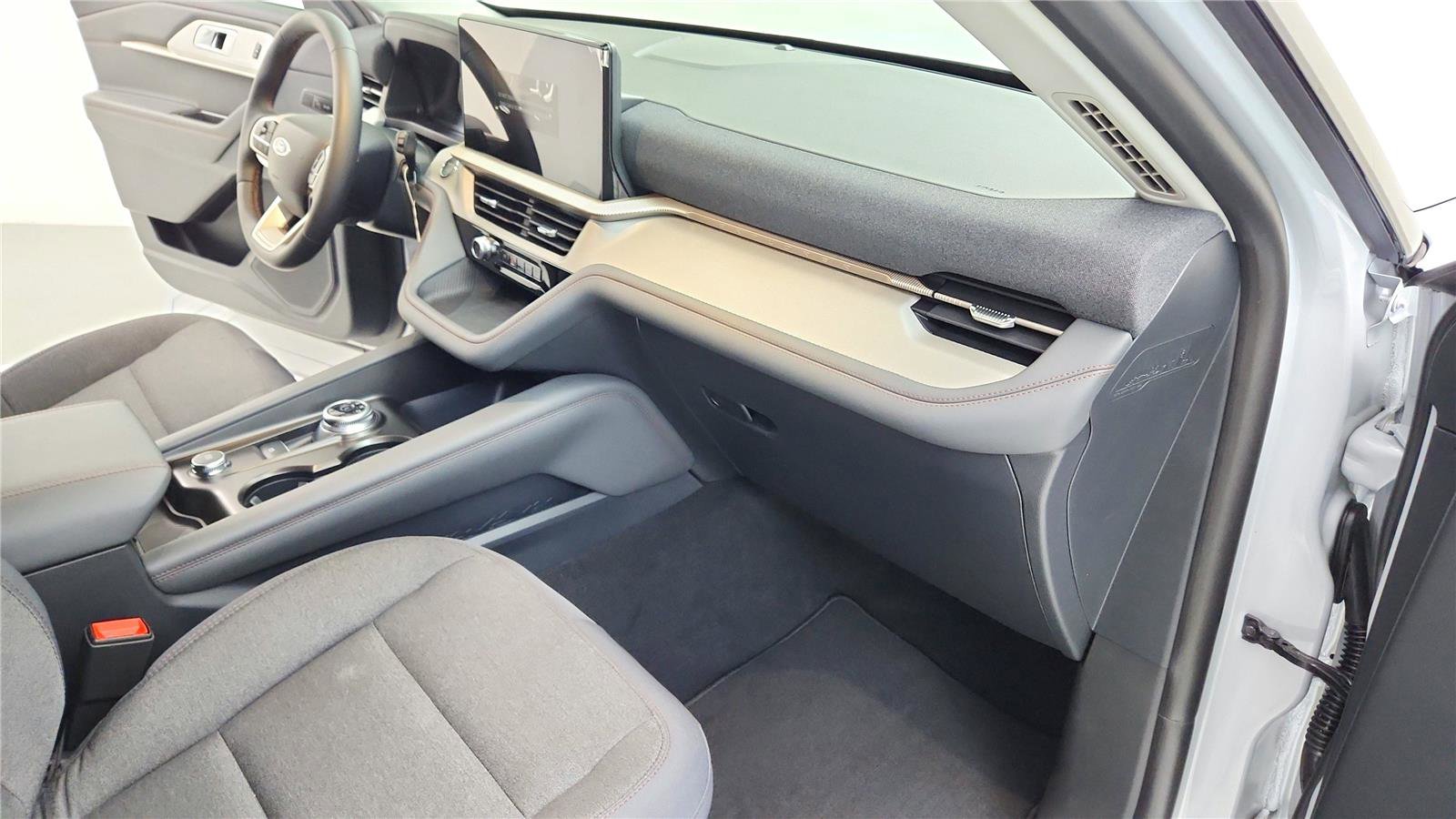 New 2026 Ford Explorer Active image 34