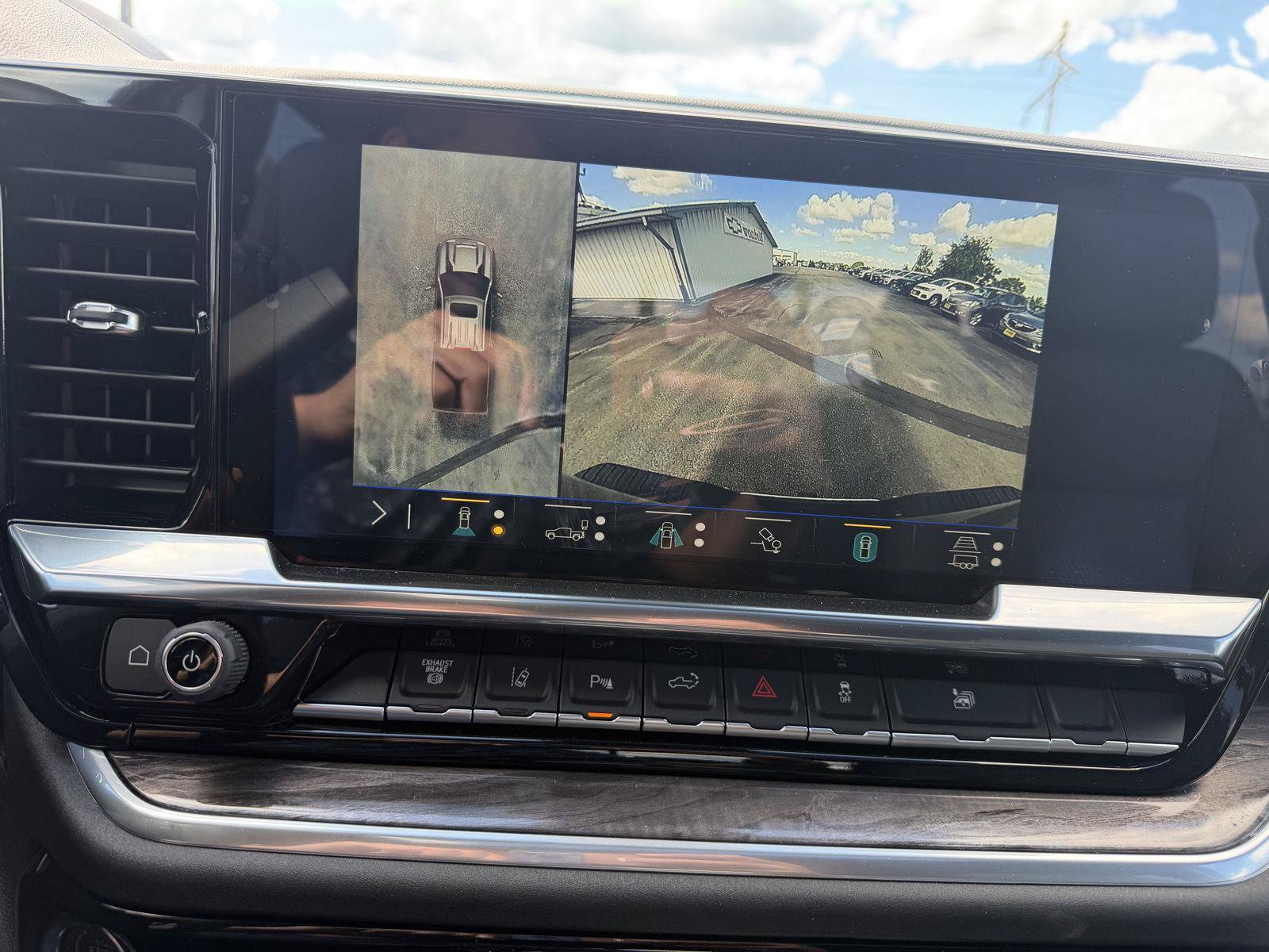 New 2026 Chevrolet Silverado 2500 LTZ w/ LTZ Premium Package AWD/4WD image 19