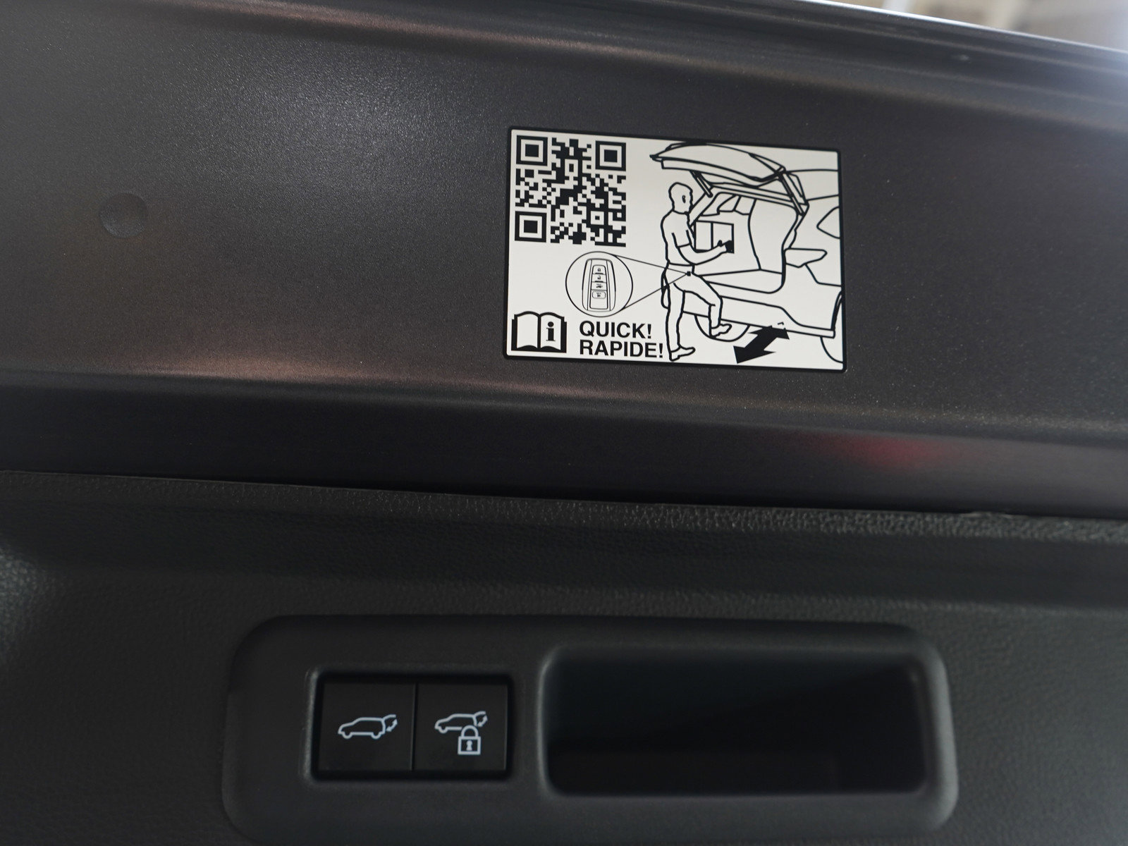 Used 2025 Toyota Sequoia 4WD image 12