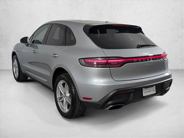 Certified 2025 Porsche Macan Turbo image 3
