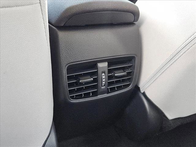 Used 2025 Toyota Corolla Cross L image 16