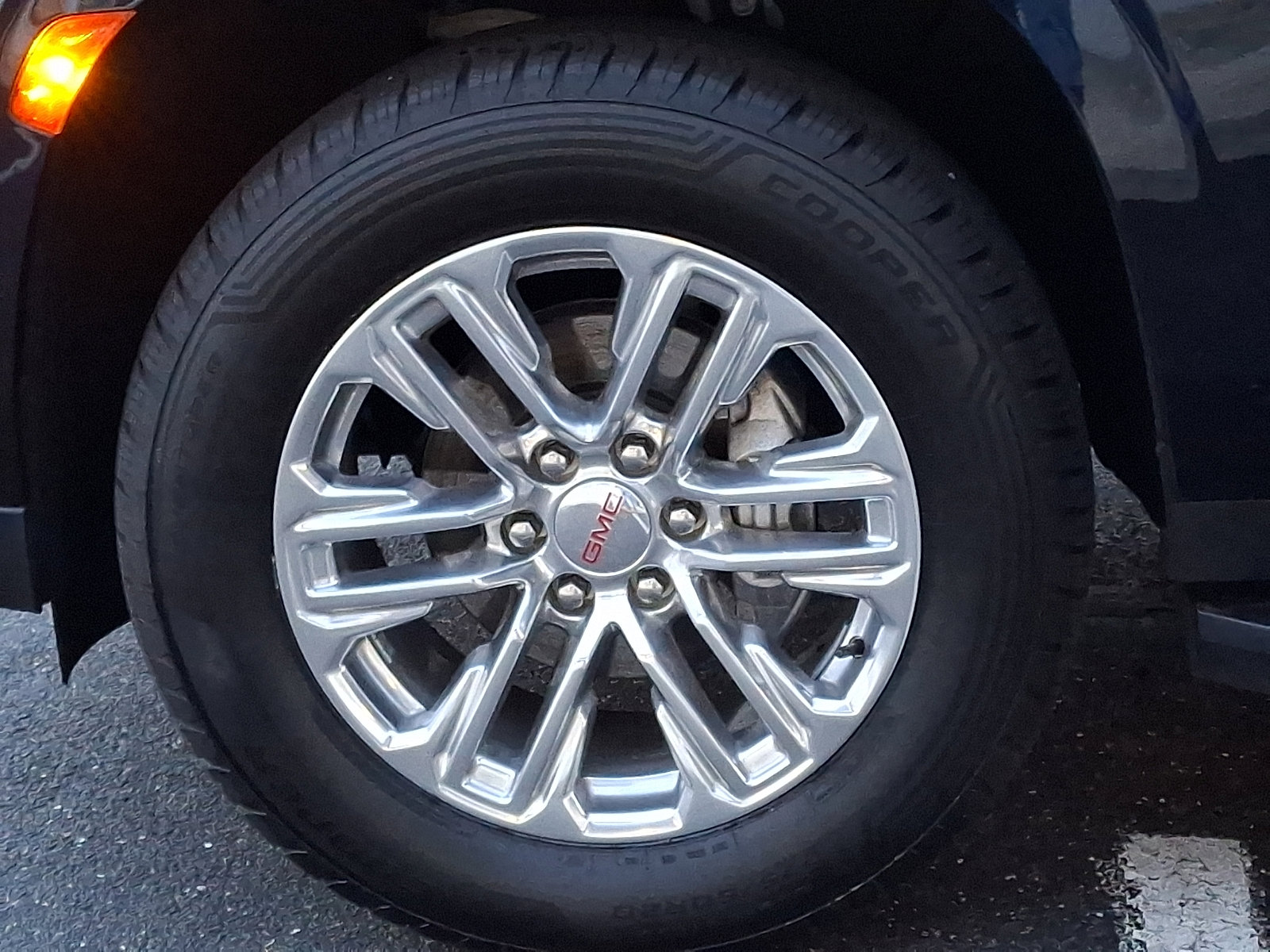 Certified 2023 GMC Yukon SLT w/ SLT Luxury Package image 28