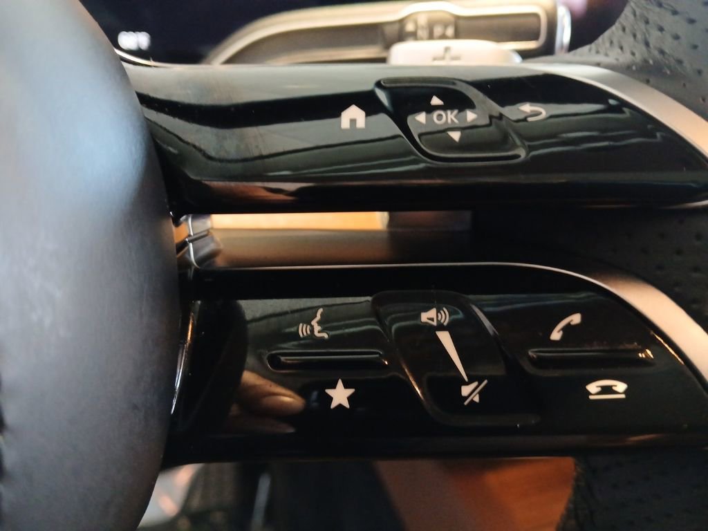 Used 2024 Mercedes-Benz GLS 450 4MATIC image 40