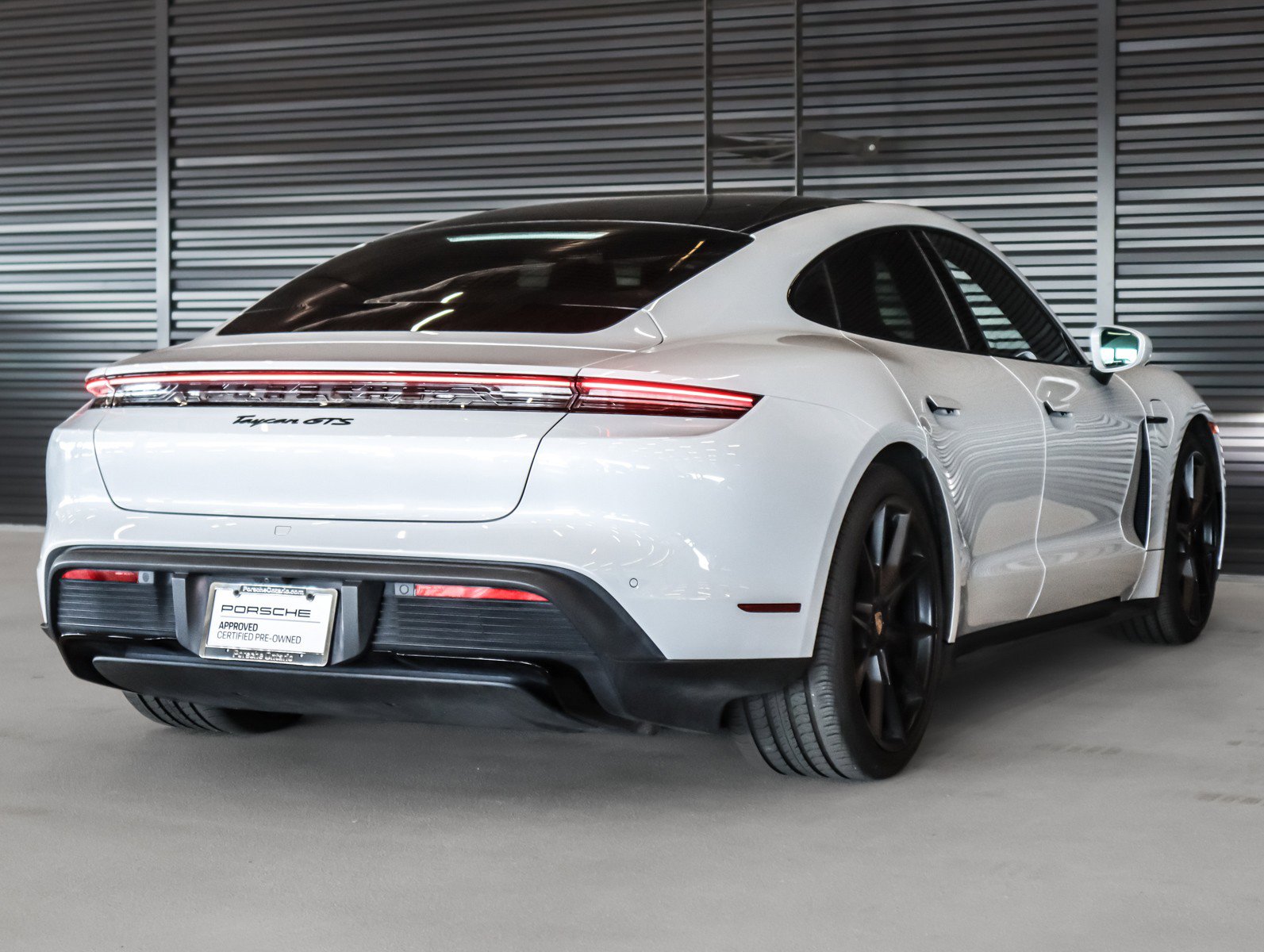 Used 2024 Porsche Taycan GTS image 10