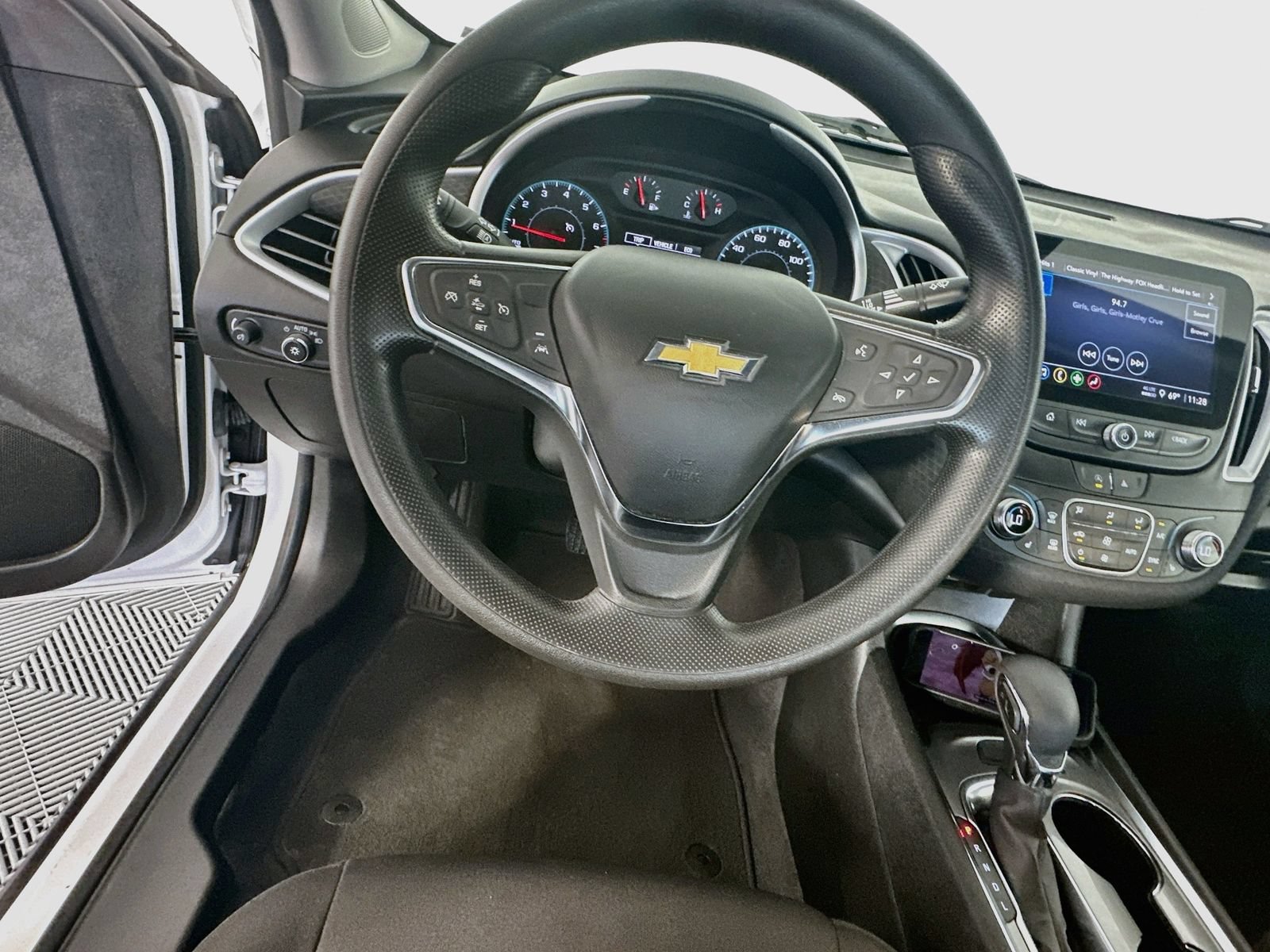Used 2023 Chevrolet Malibu LT FWD image 11