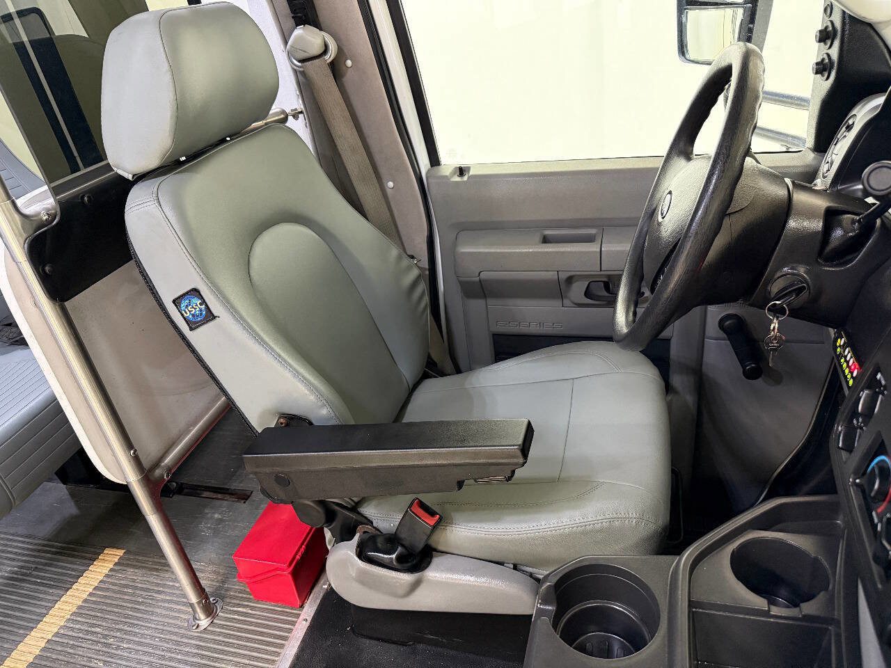 Used 2016 Ford E-350 and Econoline 350 Super Duty w/ Shuttle Bus Prep Package image 72