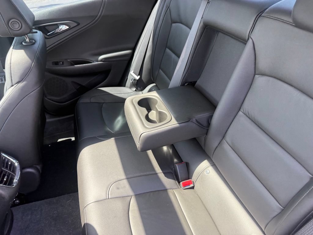 Used 2019 Chevrolet Malibu LT w/ Leather Package FWD image 33