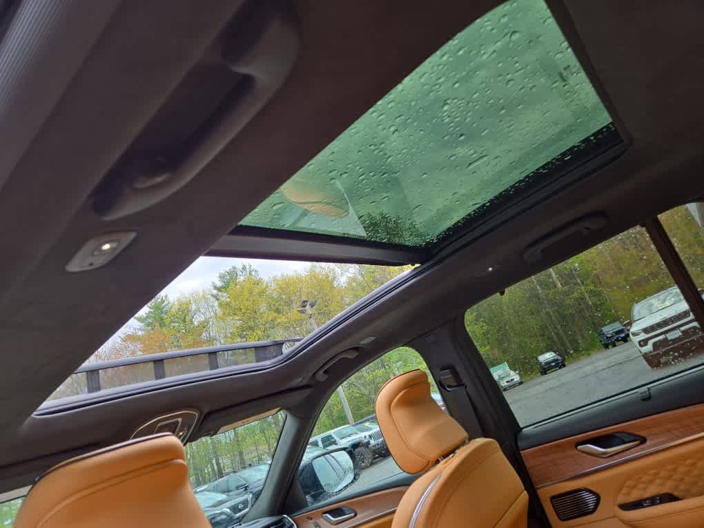 New 2026 Jeep Grand Cherokee Summit AWD/4WD image 24