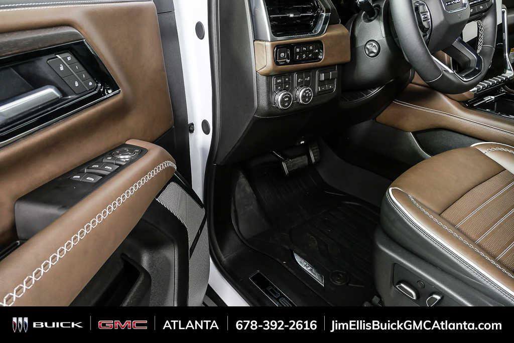 Used 2026 GMC Yukon Denali Ultimate AWD/4WD image 8