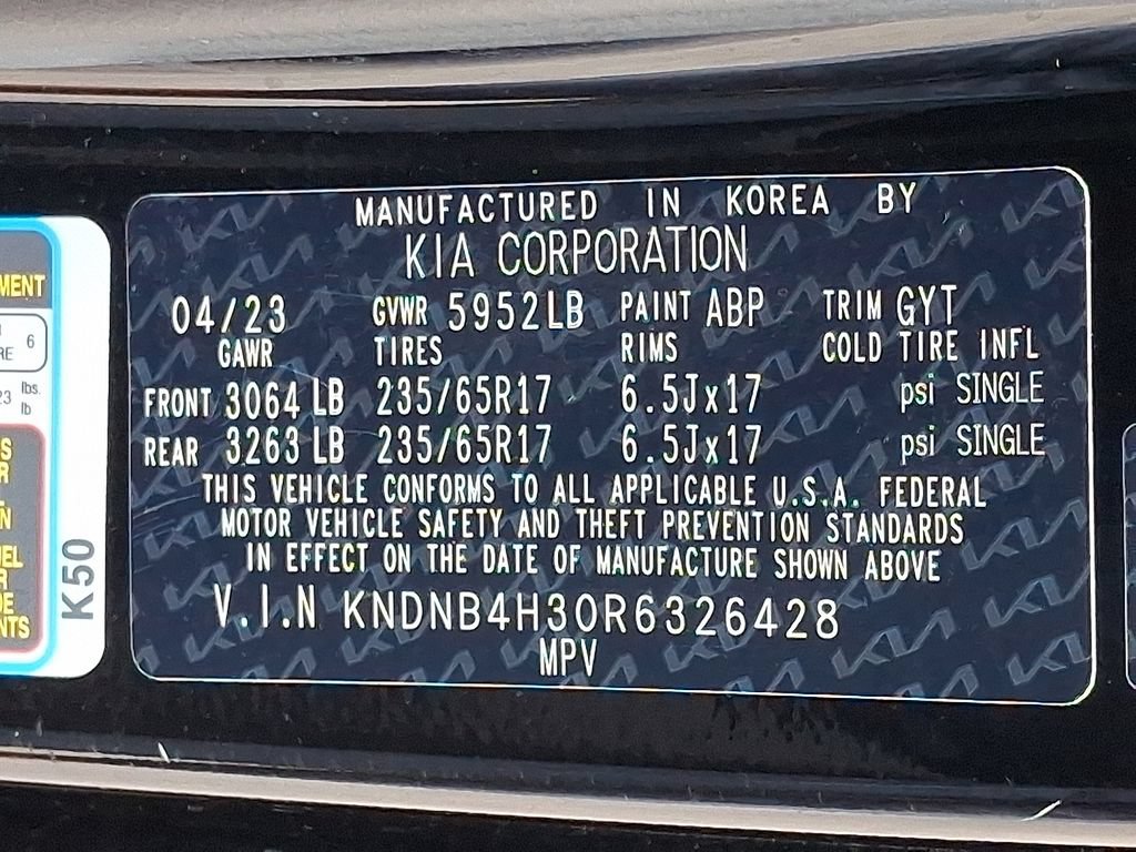 Used 2024 Kia Carnival LX FWD image 28