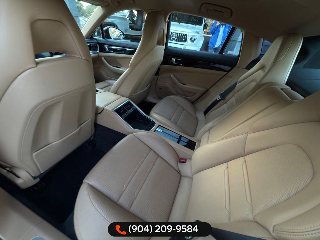 Used 2020 Porsche Panamera 4 image 31