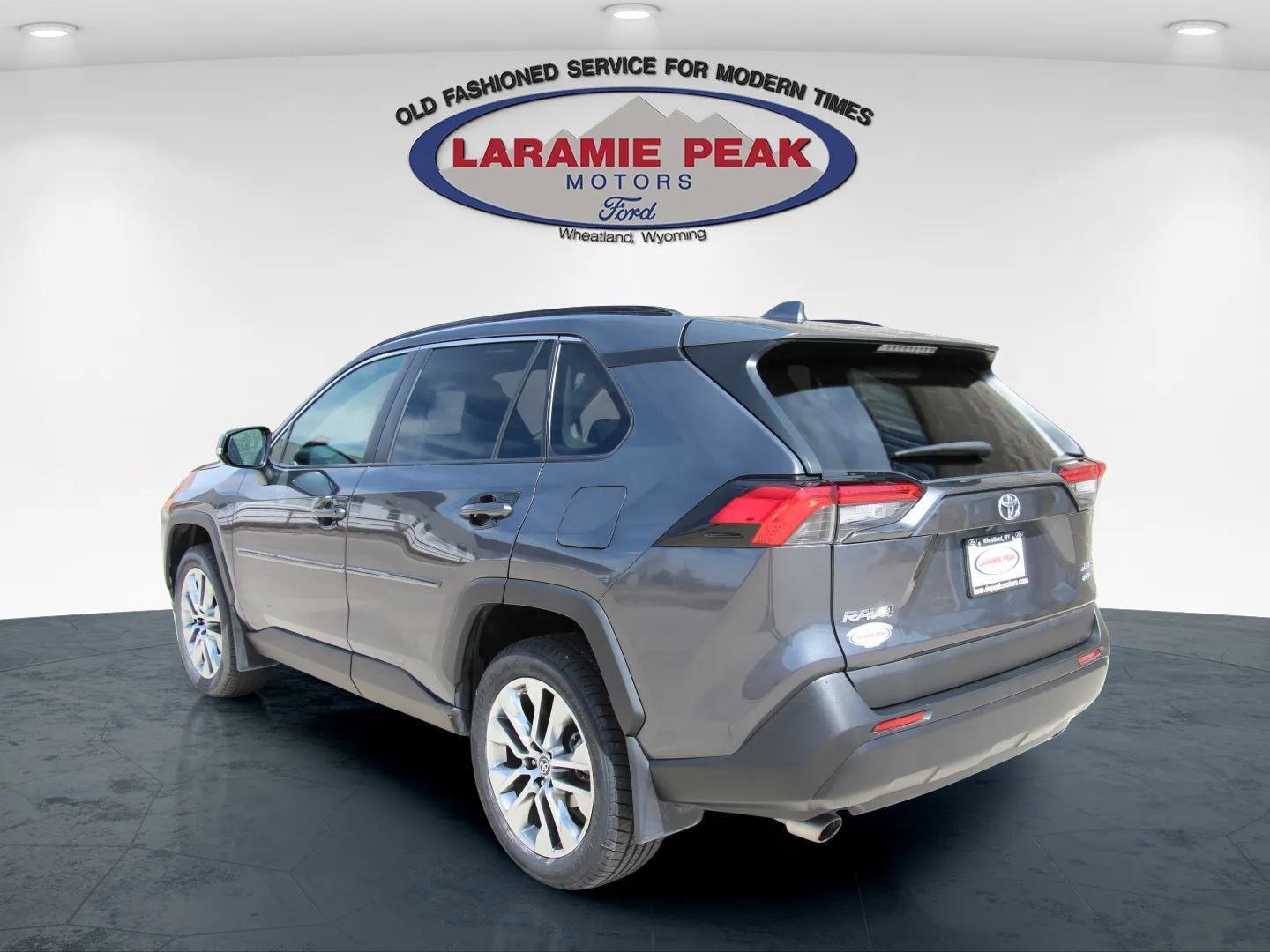 Used 2019 Toyota RAV4 XLE Premium w/ Cold Weather Package image 9