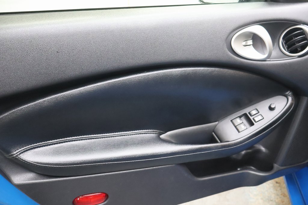 Used 2011 Nissan 370Z Roadster image 13