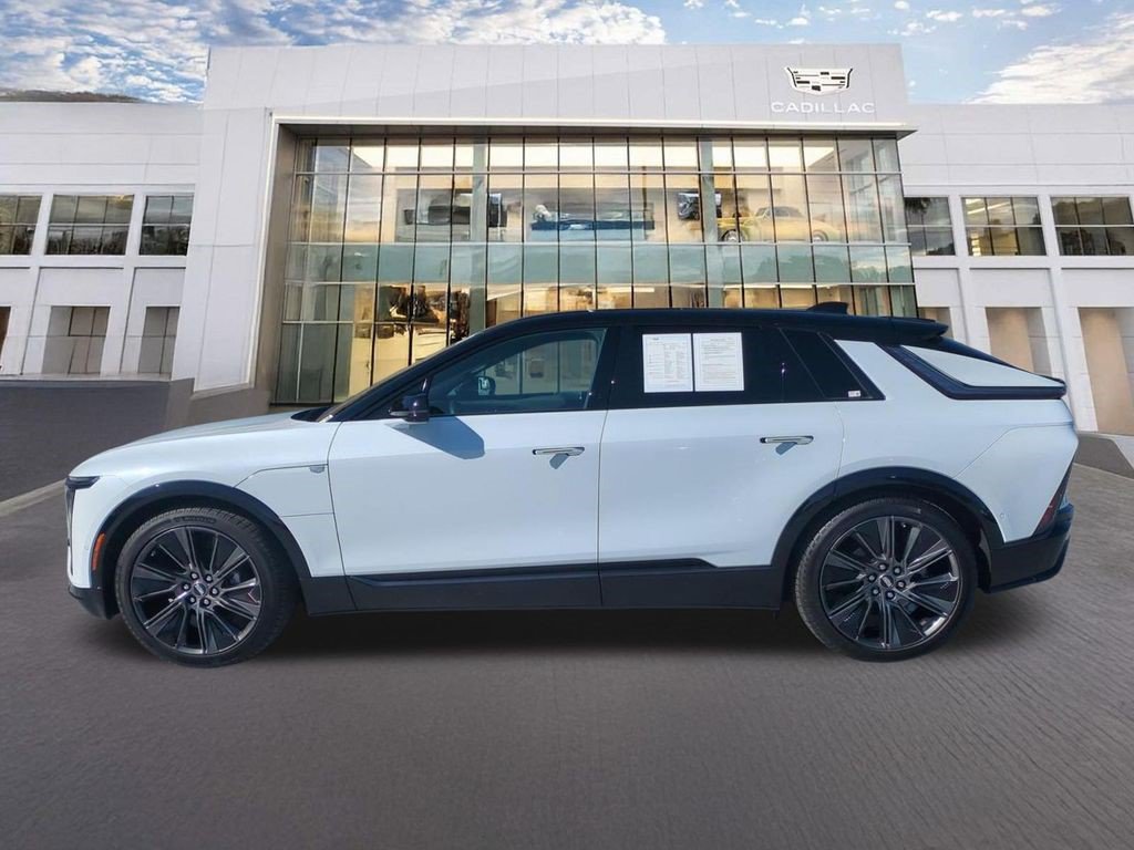 Certified 2026 Cadillac Lyriq Signature Sport AWD/4WD image 22