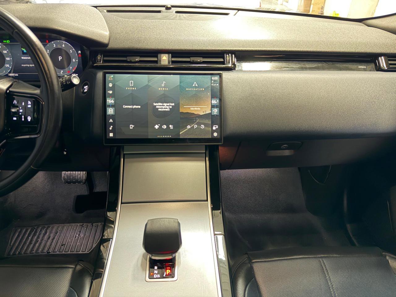 Used 2025 Land Rover Range Rover Velar S AWD/4WD image 39