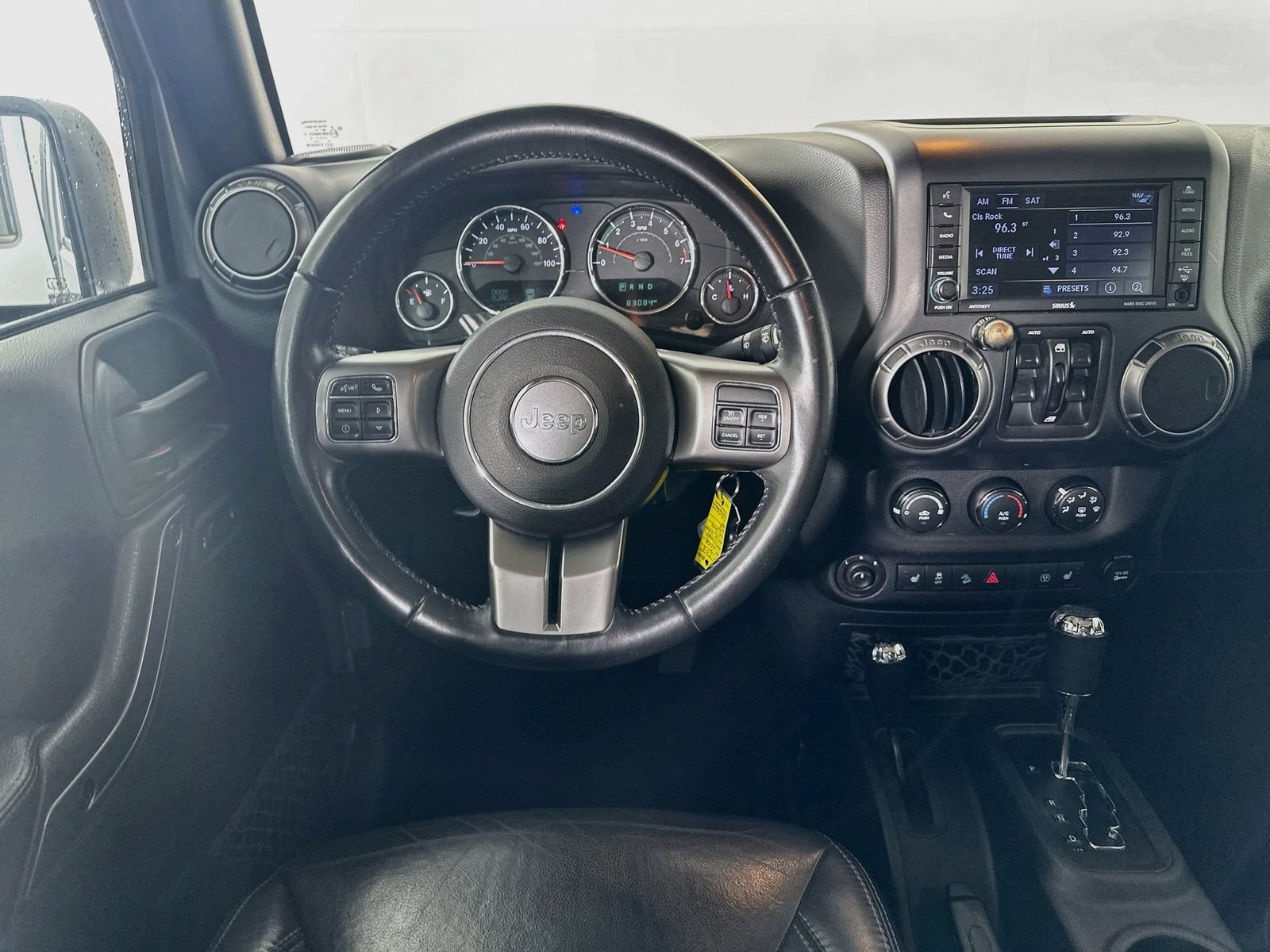Used 2018 Jeep Wrangler Unlimited Sahara AWD/4WD image 14