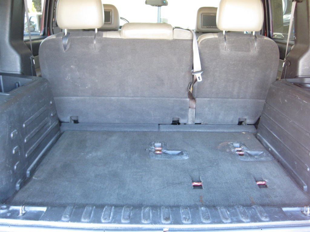Used 2005 HUMMER H2 w/ Preferred Equipment Group image 33