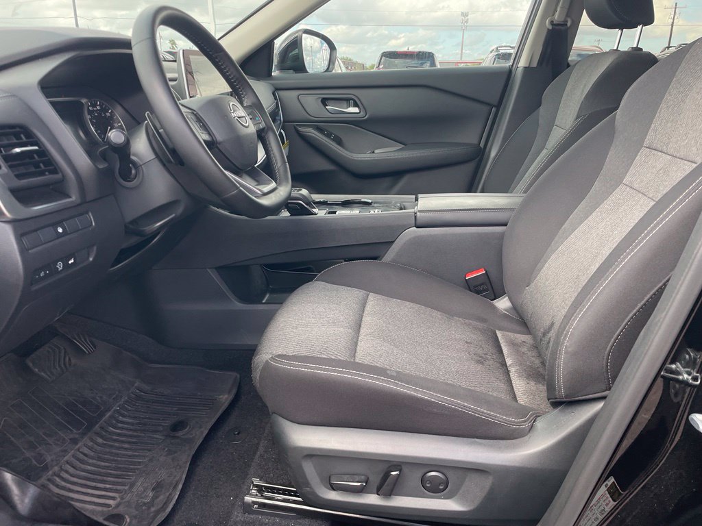 Certified 2026 Nissan Rogue SV FWD image 13