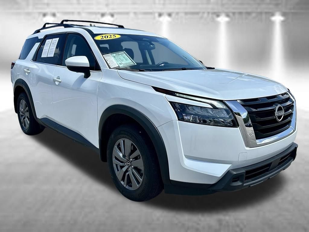 Certified 2025 Nissan Pathfinder SV w/ SV Premium Package FWD image 3