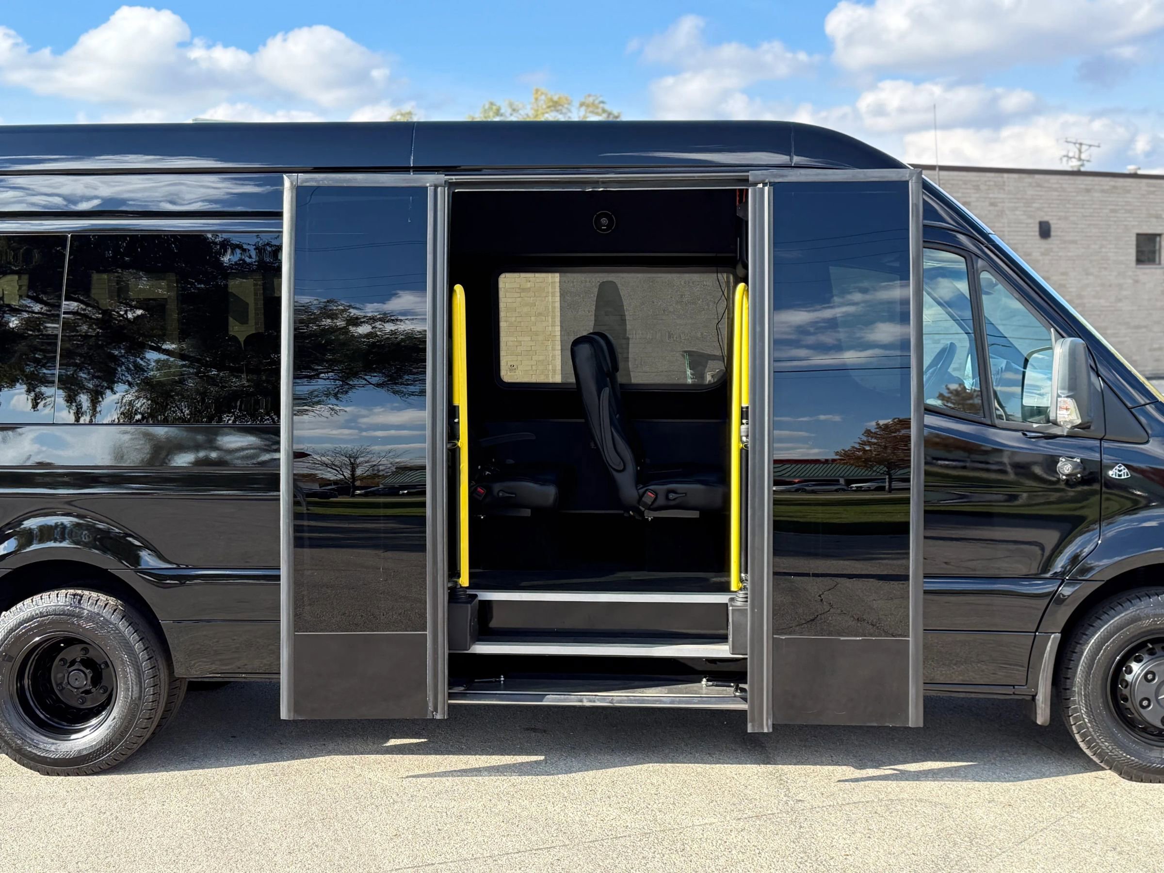 Used 2019 Mercedes-Benz Sprinter 3500 image 10