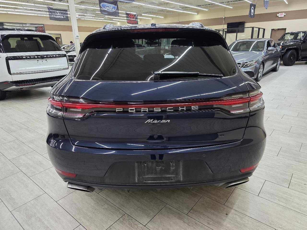 Used 2021 Porsche Macan AWD/4WD image 8