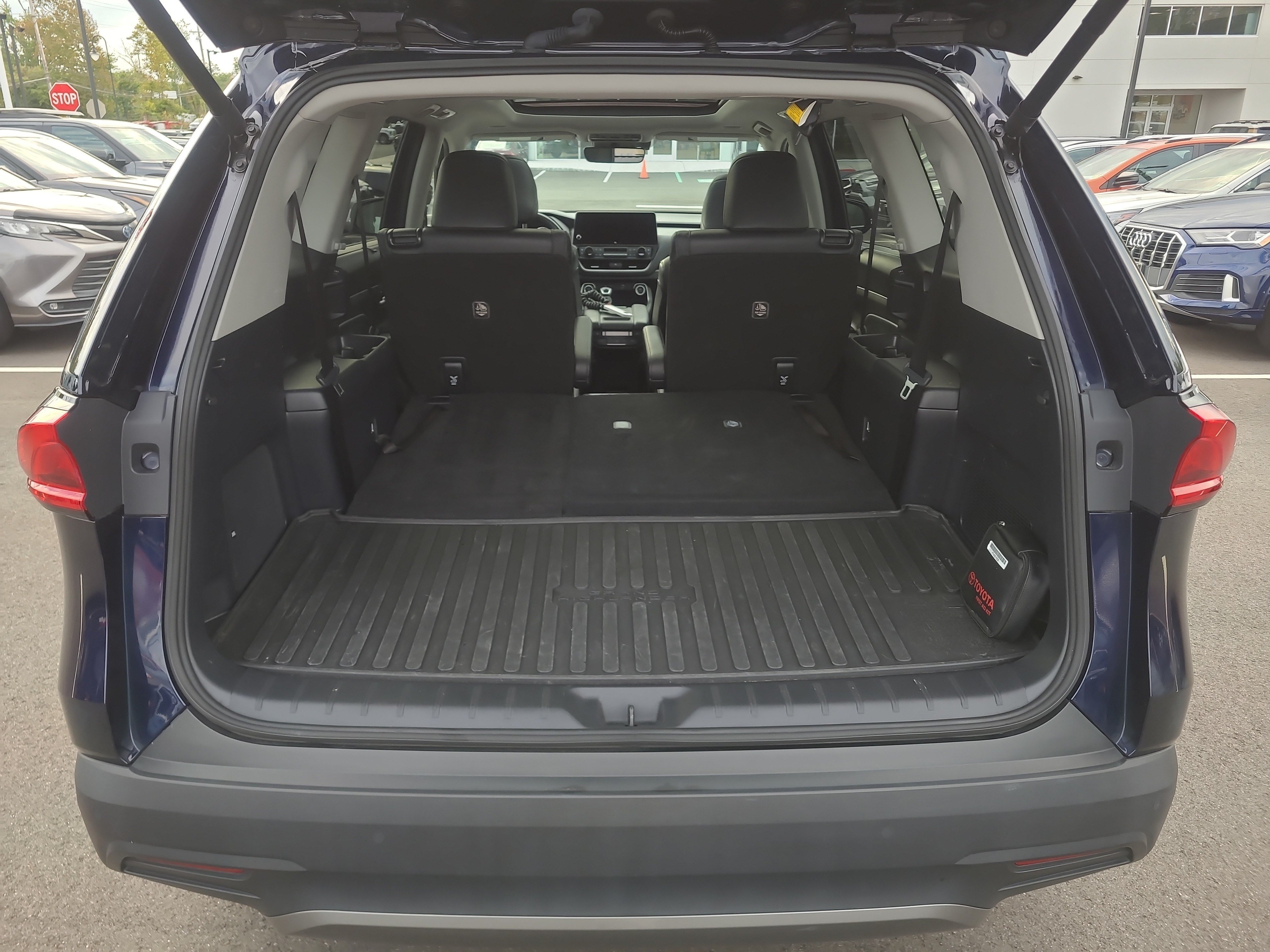 Certified 2024 Toyota Grand Highlander AWD image 31