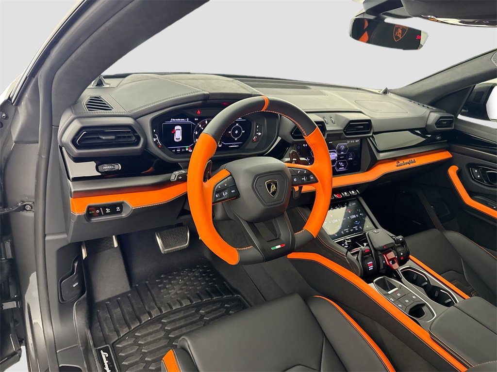 Used 2025 Lamborghini Urus SE image 9