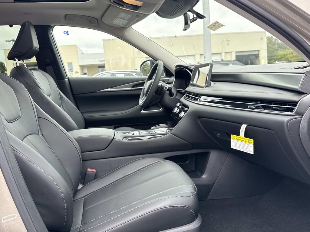 New 2026 INFINITI QX60 Luxe w/ Family Package image 19