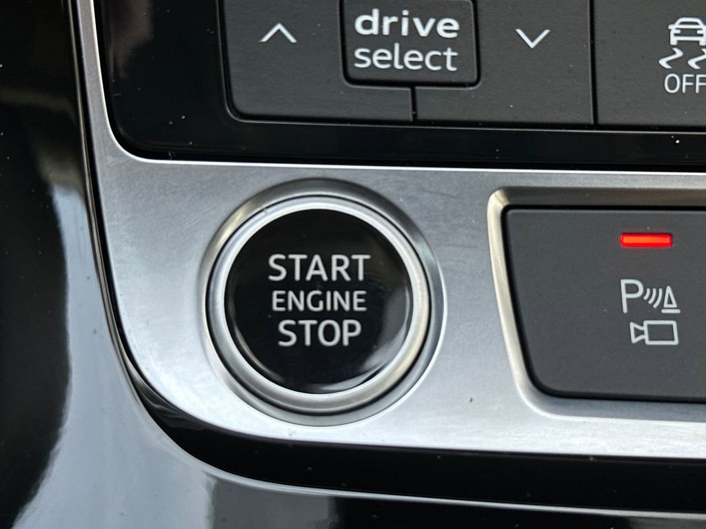 Used 2023 Audi Q8 Premium Plus image 27