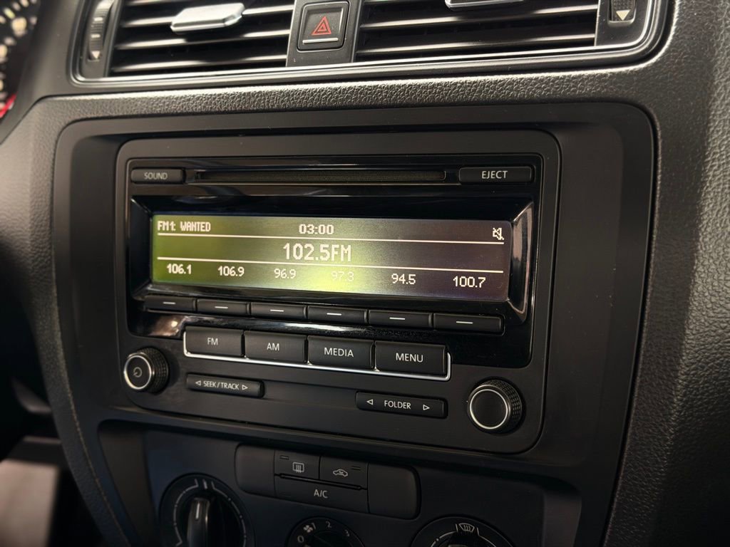 Used 2015 Volkswagen Jetta S image 41