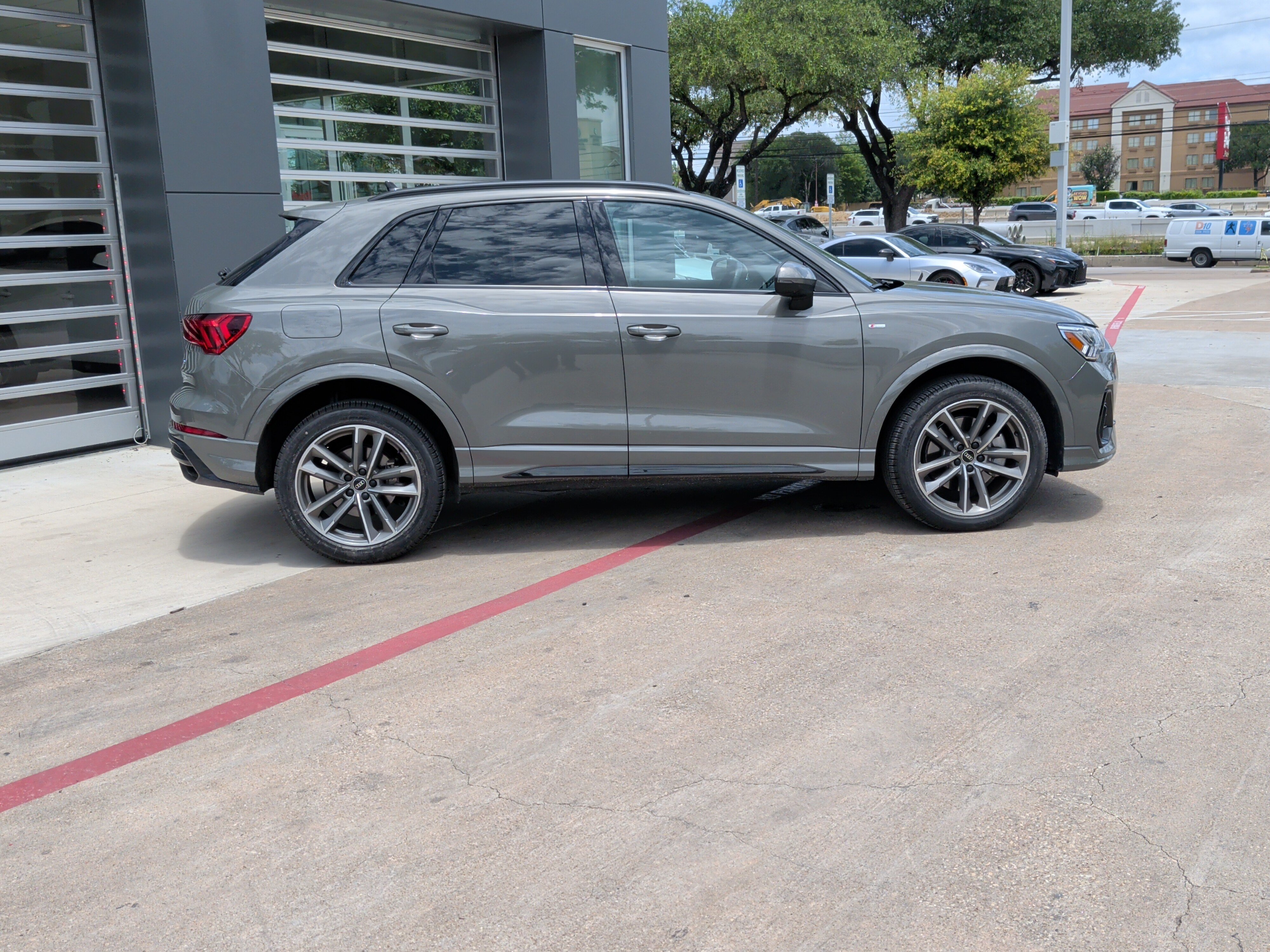 Certified 2022 Audi Q3 2.0T Premium Plus AWD/4WD image 11