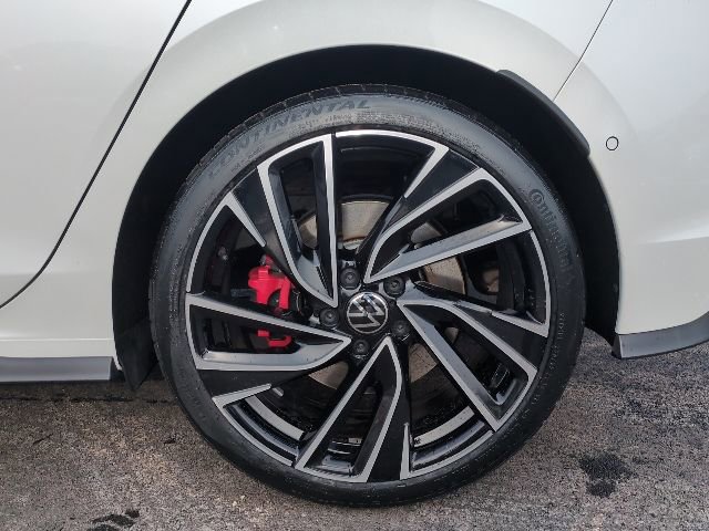 Used 2024 Volkswagen GTI Autobahn image 20
