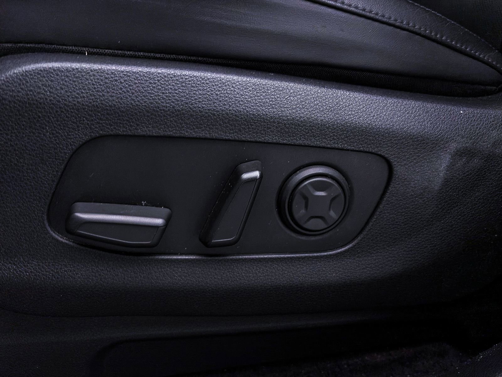 Certified 2024 Kia Carnival SX image 19