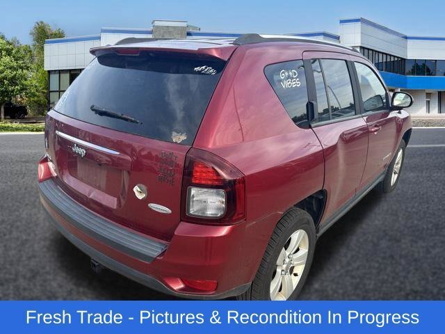 Used 2014 Jeep Compass Latitude AWD/4WD image 6