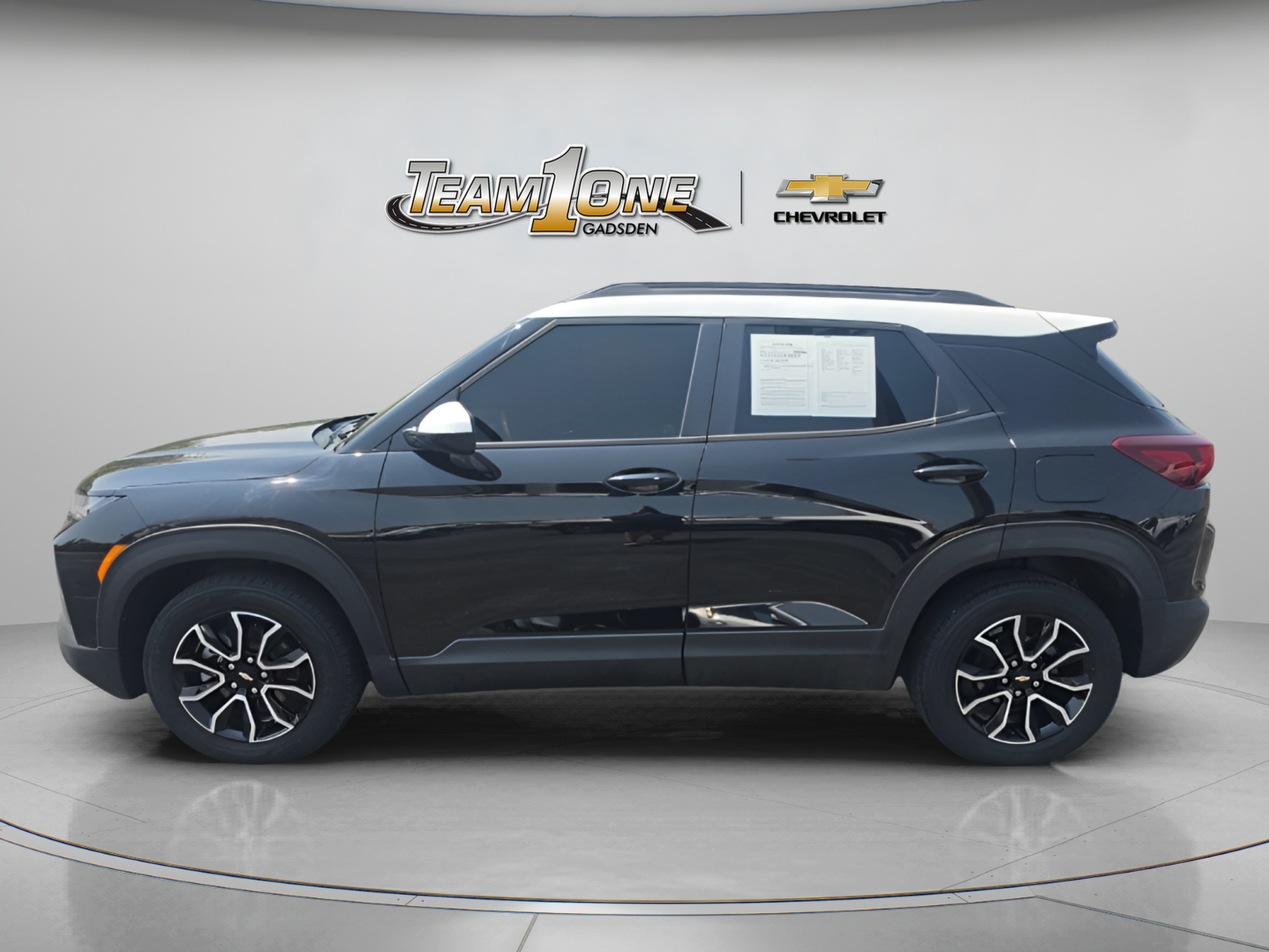 Used 2021 Chevrolet TrailBlazer ACTIV w/ Technology Package FWD image 5