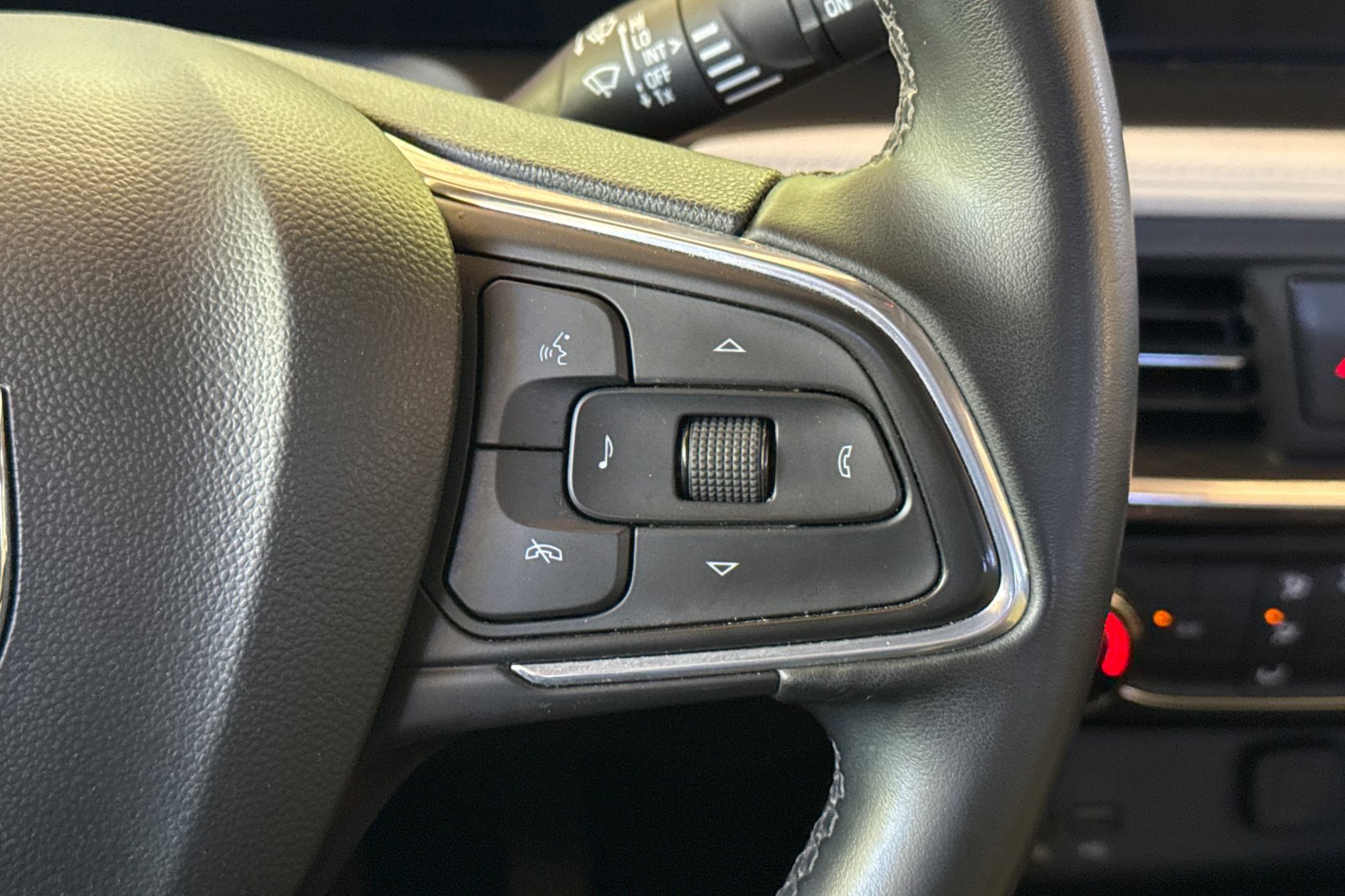 Used 2024 Buick Encore GX Sport Touring FWD image 30