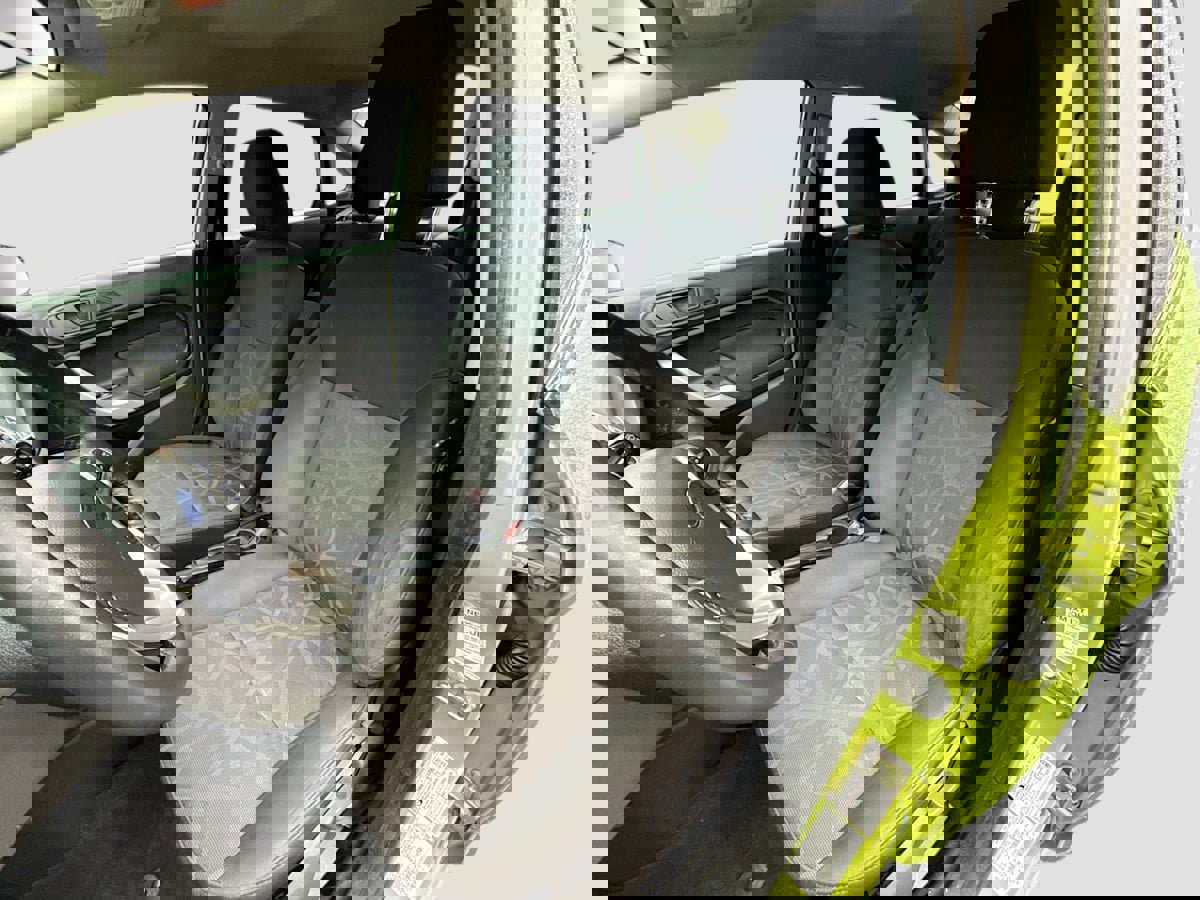 Used 2013 Ford Fiesta SE image 18