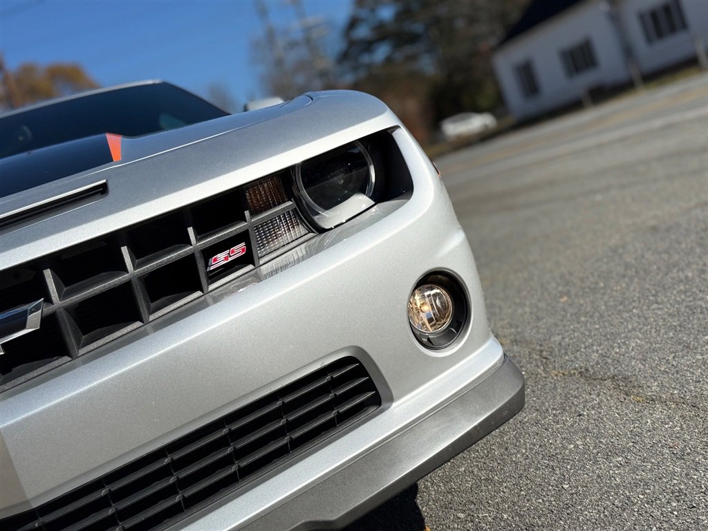 Used 2010 Chevrolet Camaro SS w/ LPO, Ground Effects Package image 14